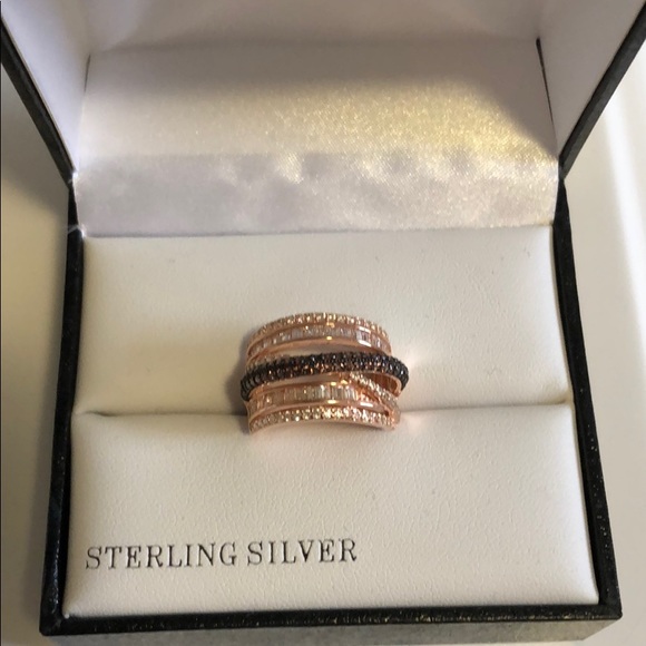 Ring - Picture 2 of 2